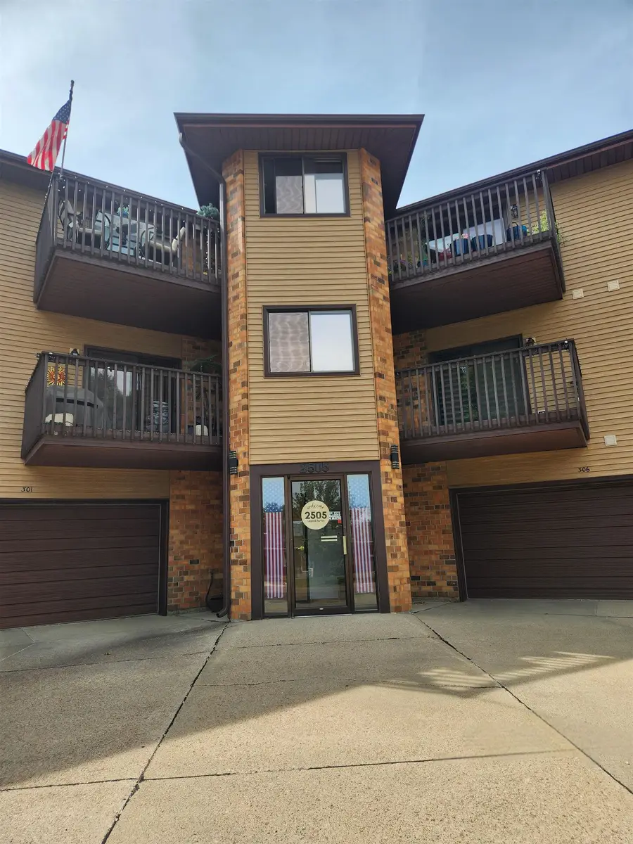 2505 Capitol St. #205, Yankton, SD 57078 - #3