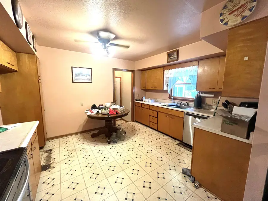 402 Burgess Road, Yankton, SD 57078 - #3