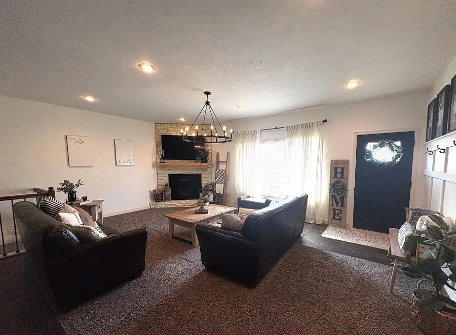 112 Spring Meadow Rd., Yankton, SD 57078 - #2