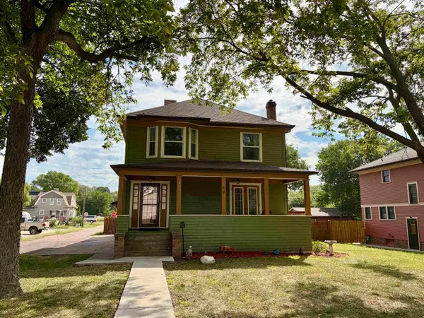 1010 Walnut, Yankton, SD 57078