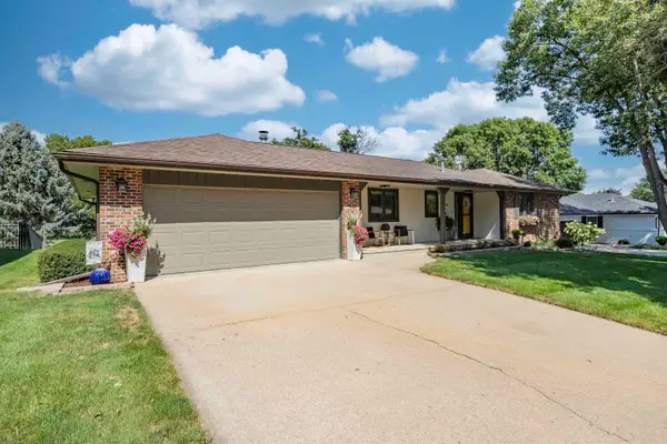708 James Place, Yankton, SD 57078