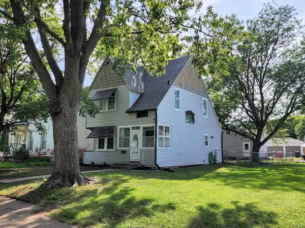513 Cedar, Yankton, SD 57078