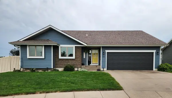 815 James Place, Yankton, SD 57078
