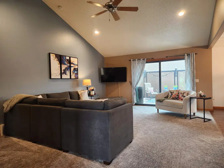 815 James Place, Yankton, SD 57078 - #3