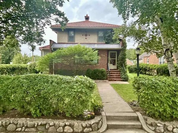 1001 Douglas Ave., Yankton, SD 57078