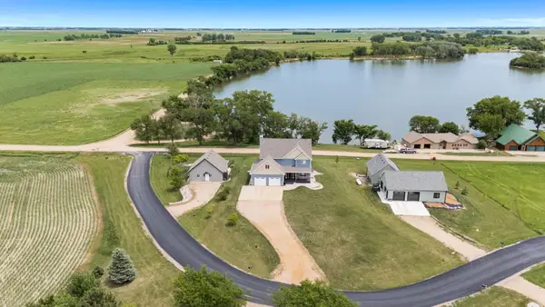 101 Lakeview Dr, Hurley, SD 57036