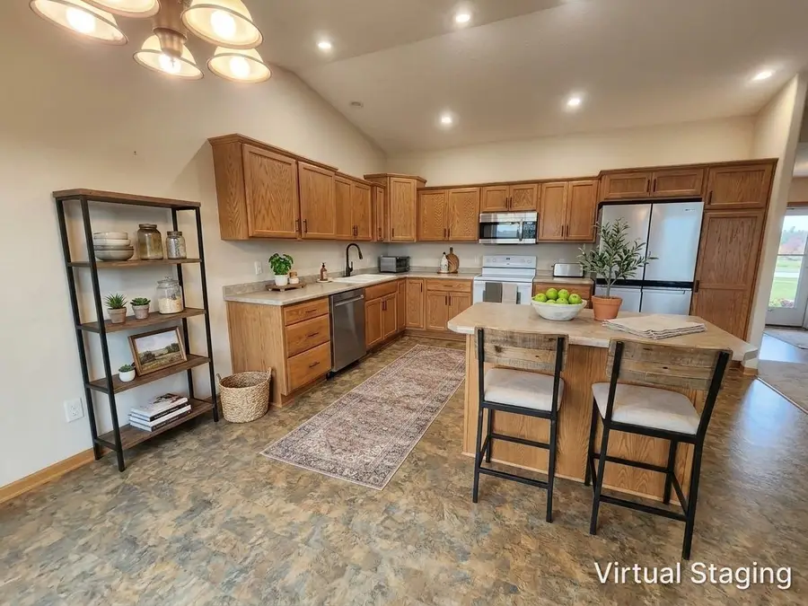 625 Sawgrass St, Yankton, SD 57078 - #3
