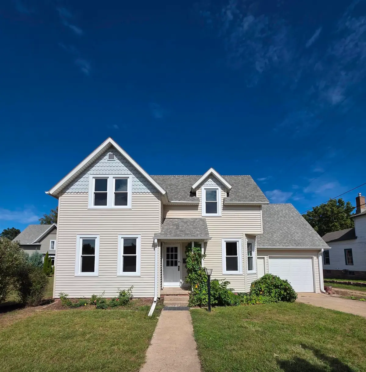 204 E 6th St., Yankton, SD 57078 - #1