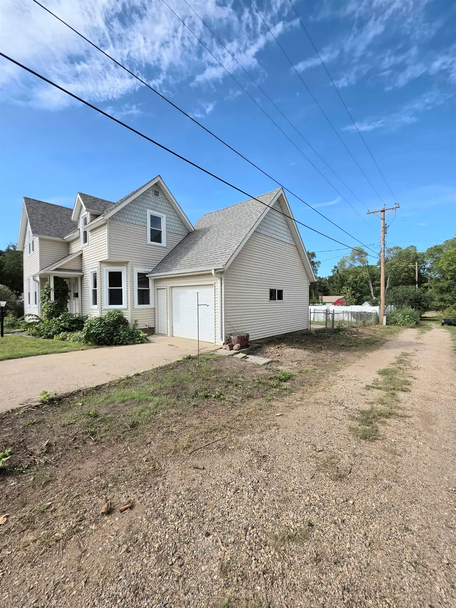 204 E 6th St., Yankton, SD 57078 - #3
