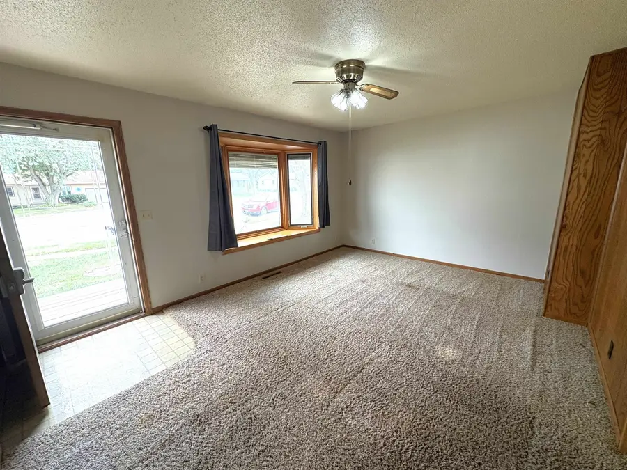 207 Anchor Dr, Yankton, SD 57078 - #3