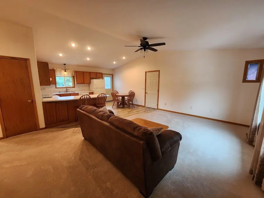 1220 Pasque Cir, Yankton, SD 57078 - #3