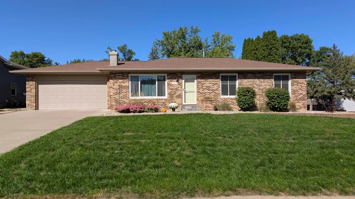 1202 W 10th St, Yankton, SD 57078 - #1