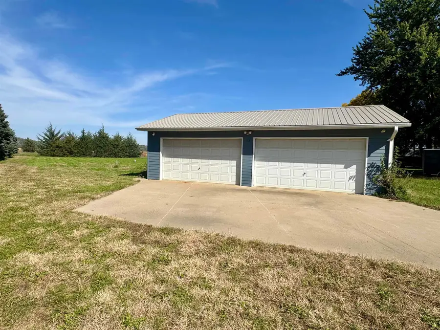 116 Nome St, Yankton, SD 57078 - #2