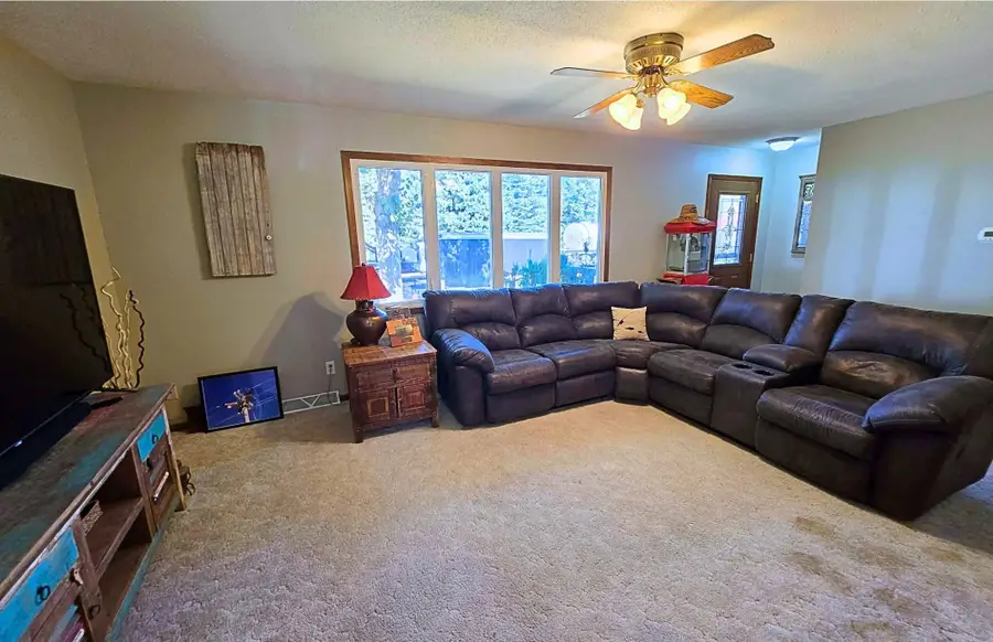 309 Iverson St, Gayville, SD 57031 - #3
