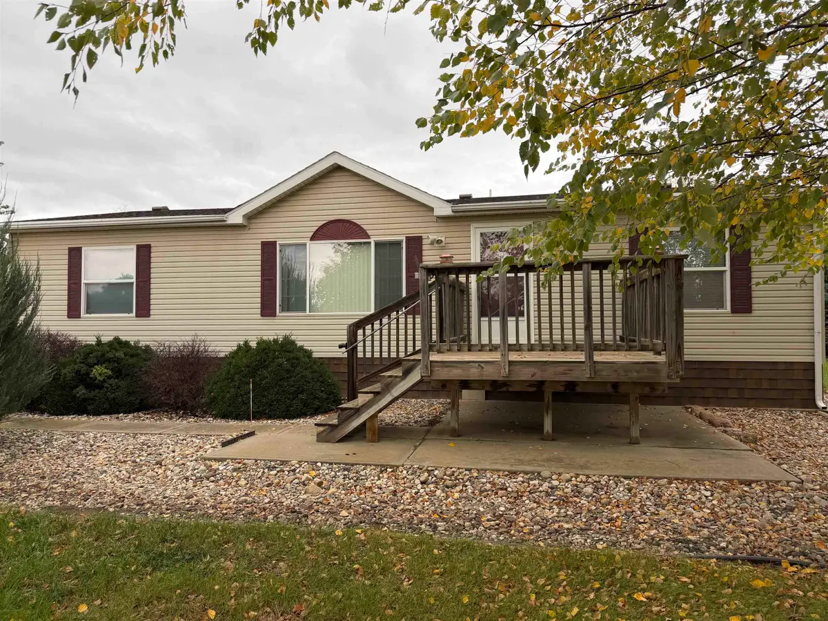 114 Robin St, Yankton, SD 57078 - #1