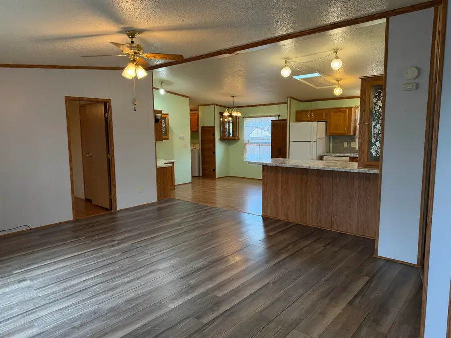 114 Robin St, Yankton, SD 57078 - #3