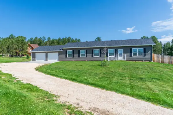 151 Surrey Lane, Custer, SD 57730