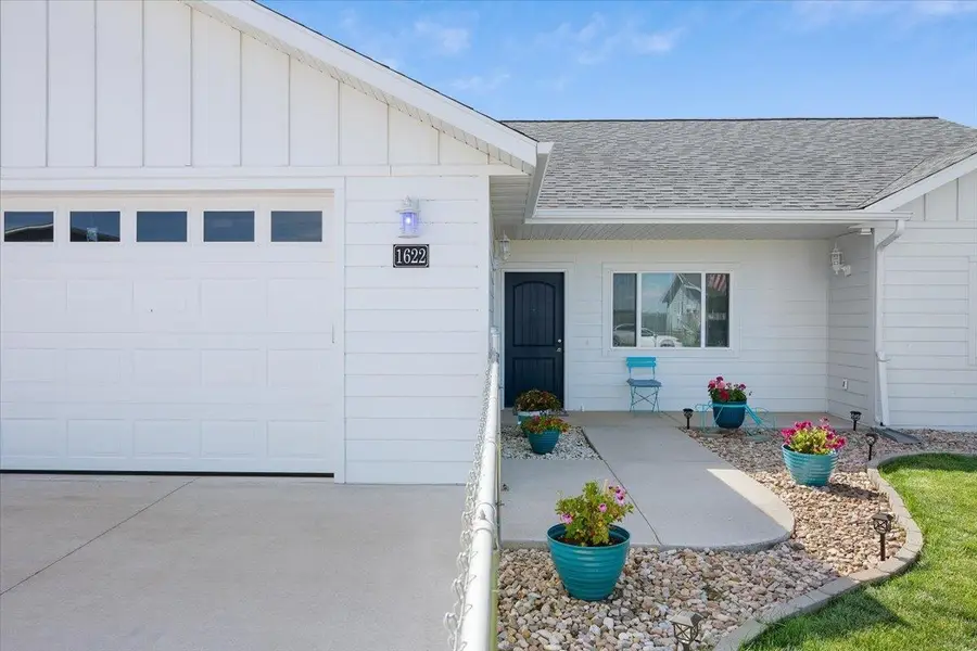 1622 Dacar Street, Belle Fourche, SD 57717 - #2