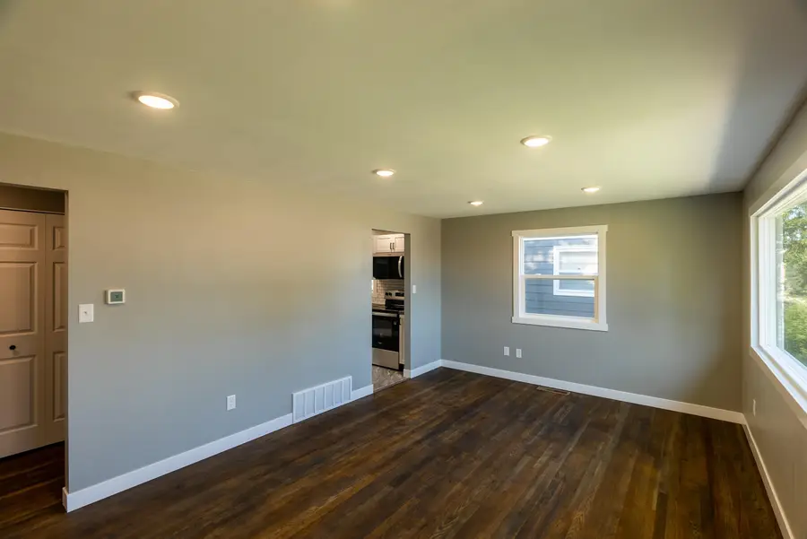 1106 Omaha Street, Belle Fourche, SD 57717 - Image #2