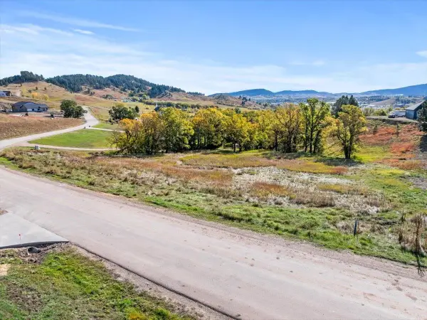 3630 Twisted Oak Road, Sturgis, SD 57785