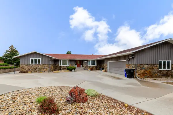 3909 Ridgemoor Dr, Rapid City, SD 57702