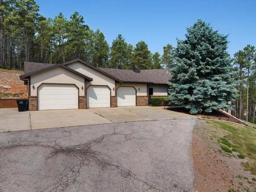 4461 Forest Park, Rapid City, SD 57702 - Image #2