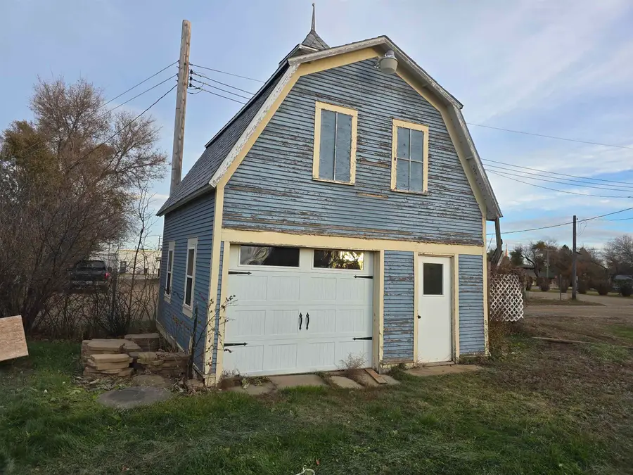 400 W 2nd Avenue, Lemmon, SD 57638 - Image #2