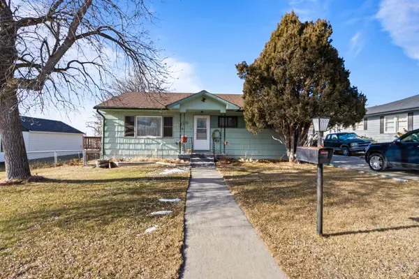 120 6th Avenue, Newcastle, WY 82701