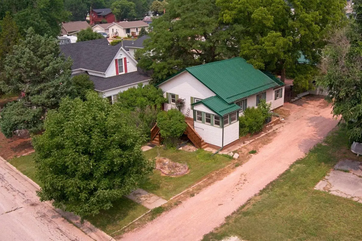 1738 Baltimore Avenue, Hot Springs, SD 57747 - #1