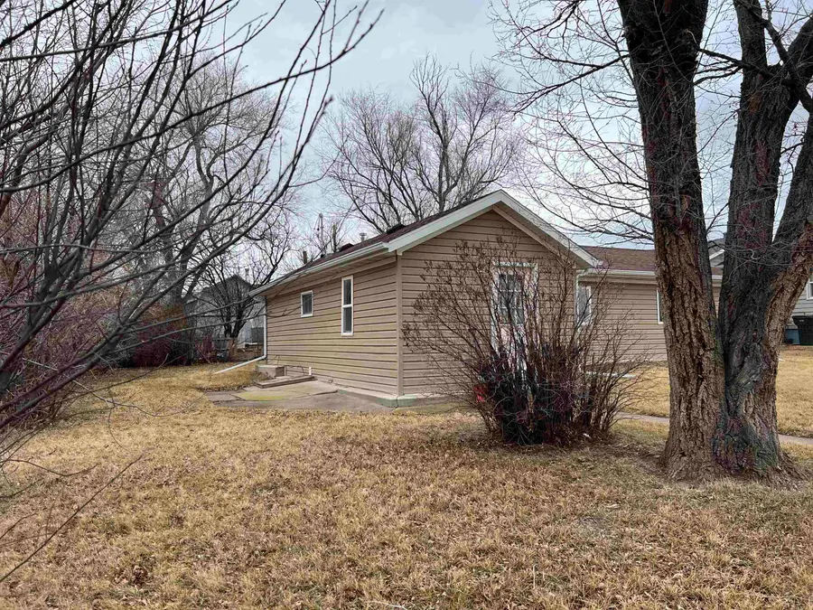 206 7th Avenue, Belle Fourche, SD 57717 - #2