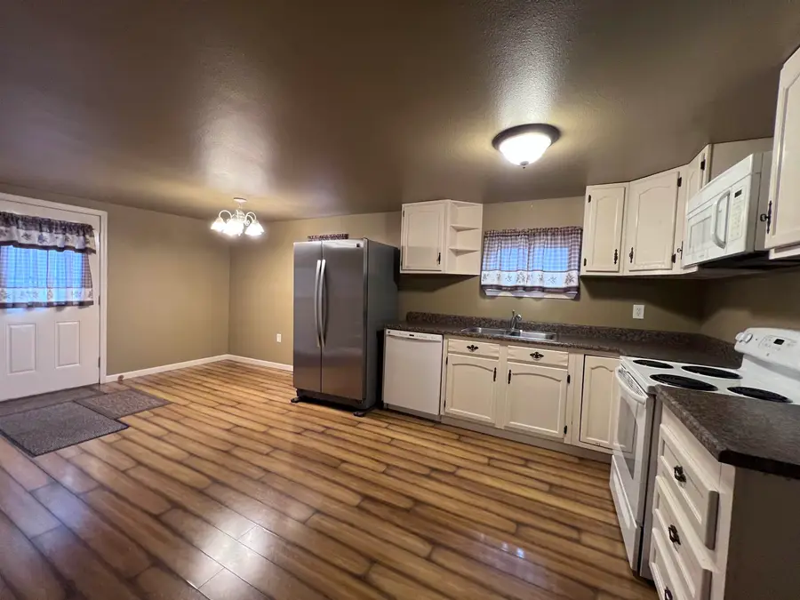 206 7th Avenue, Belle Fourche, SD 57717 - #3