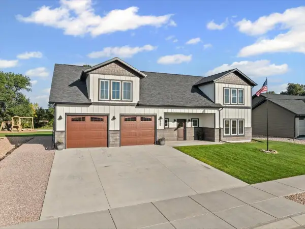3852 E Beartooth Loop, Spearfish, SD 57783