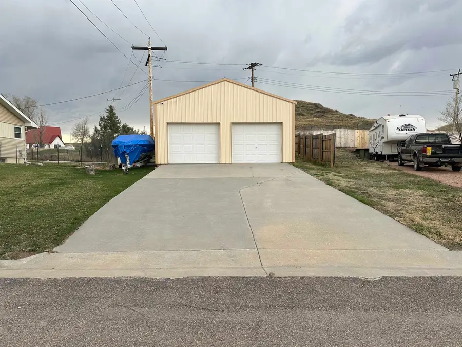 1001 E Street, Edgemont, SD 57735 - #3