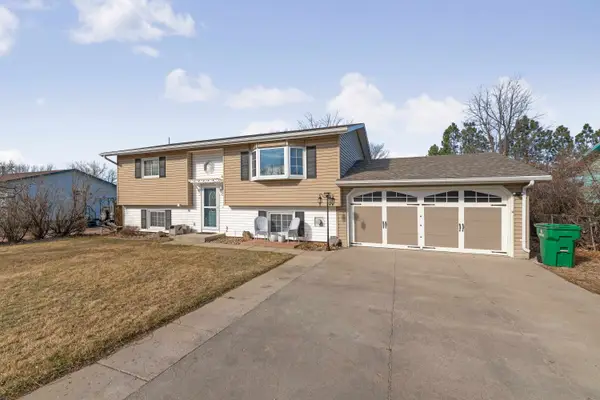 1729 Sharp Dr, Rapid City, SD 57703