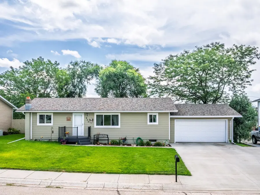 900 Summit Street, Belle Fourche, SD 57717 - #3