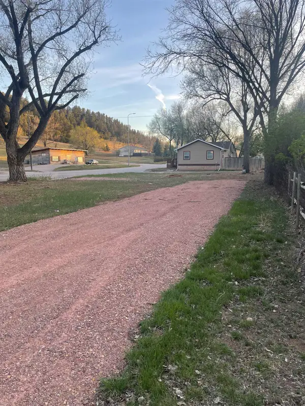 702 Indianapolis Avenue, Hot Springs, SD 57747