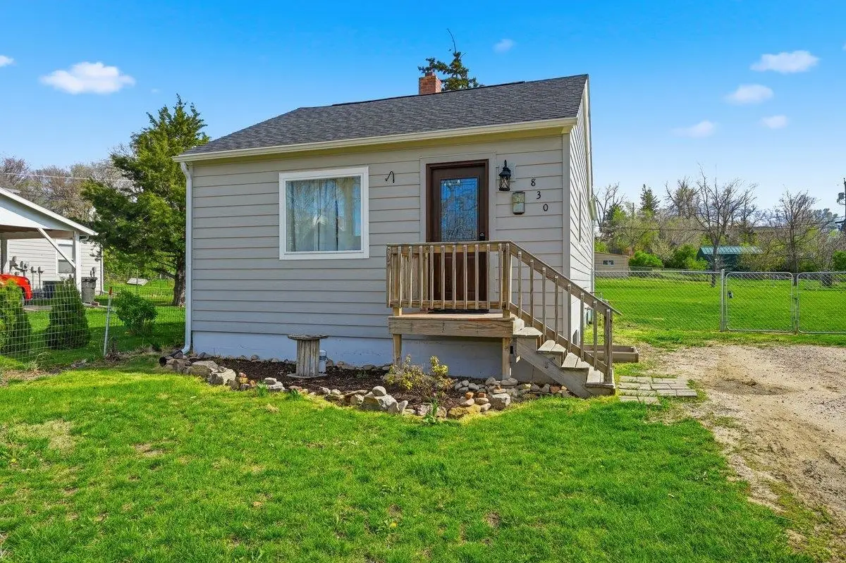 830 Lawrence Street, Belle Fourche, SD 57717 - #1