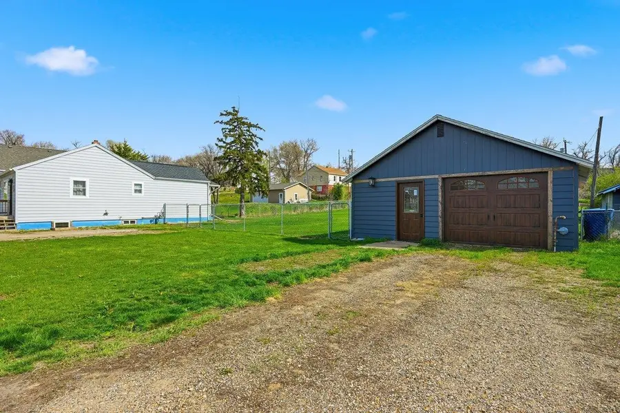 830 Lawrence Street, Belle Fourche, SD 57717 - #2