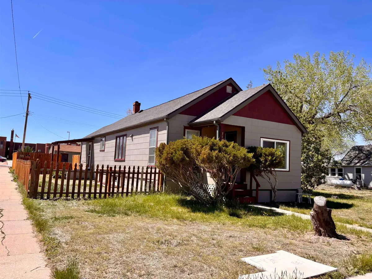 310 7th Avenue, Edgemont, SD 57735 - #1