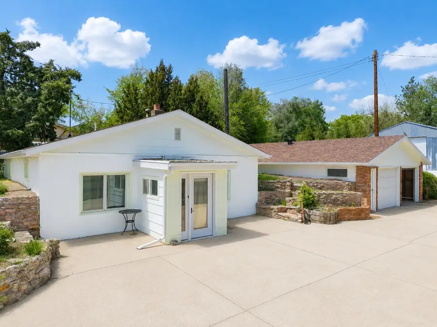 1020 Evanston Avenue, Hot Springs, SD 57747 - #2