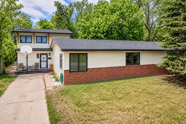 4533 South Canyon Road, Rapid City, SD 57702