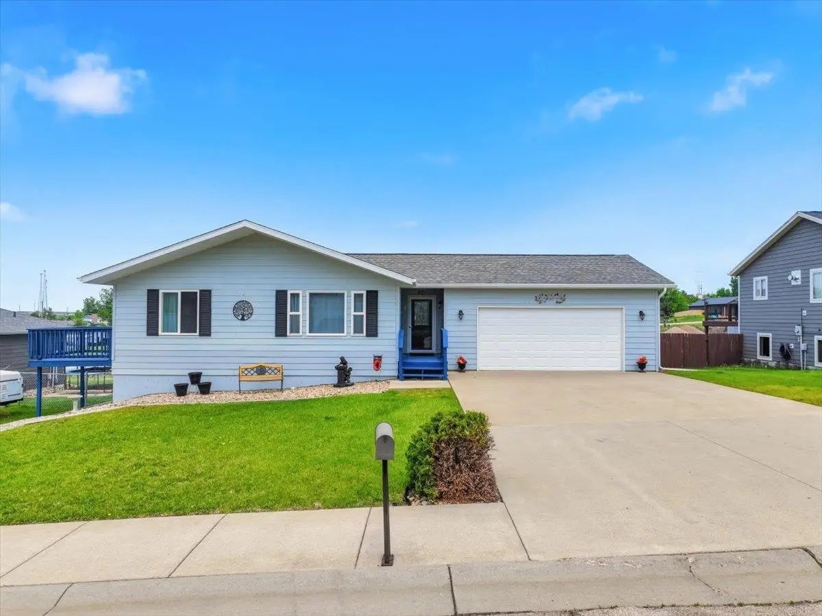 821 Ridgeview, Belle Fourche, SD 57717 - #1