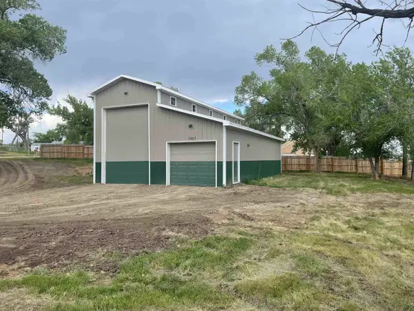 1005 3rd Avenue, Edgemont, SD 57735