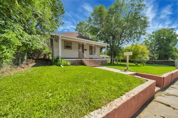 2138 Minnekahta Avenue, Hot Springs, SD 57747