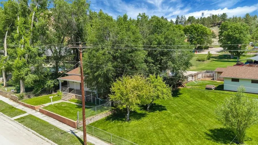 2138 Minnekahta Avenue, Hot Springs, SD 57747 - #3