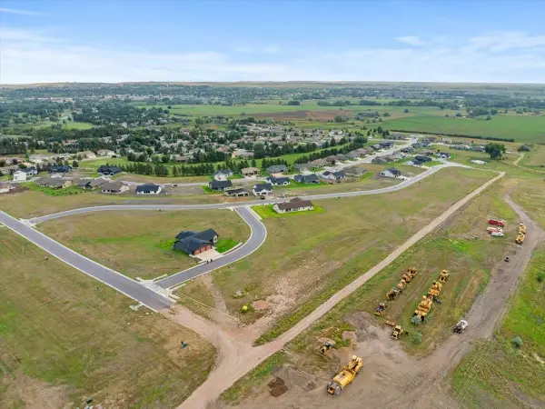 3317 Titleist Drive, Rapid City, SD 57703