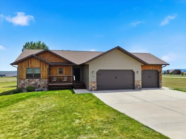 19236 Carriage Circle, Belle Fourche, SD 57717