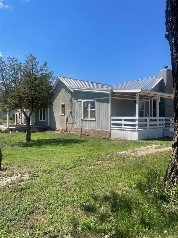 200 S 2nd Street, Buffalo Gap, SD 57722