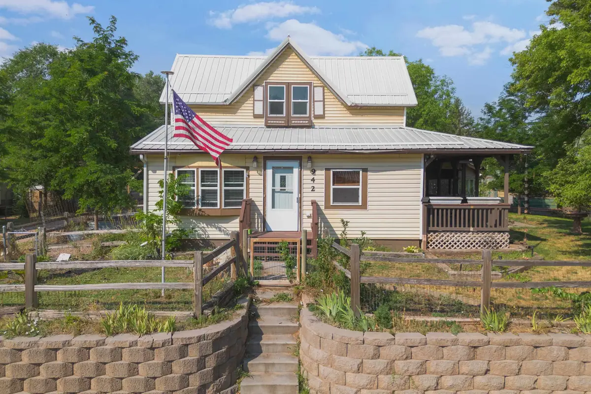 942 S River Street, Hot Springs, SD 57747 - #1