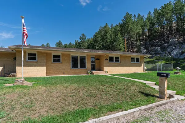 17 Clay Street, Custer, SD 57730